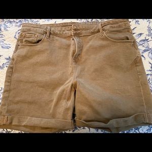 Women’s tan jean shorts